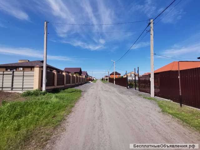 Участок, 6,0 соток, п. Октябрьский, ул. Советская, все коммуникации.