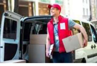 Курьер на своём автомобиле