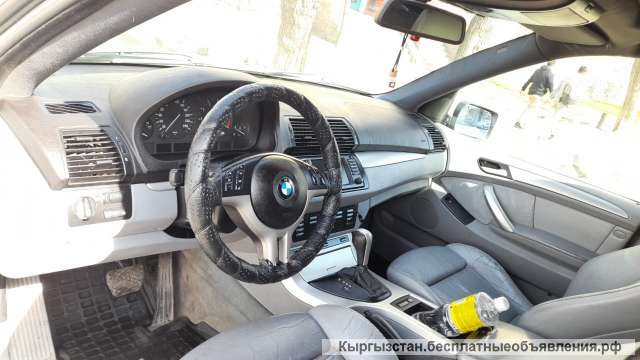 Машину BMW Х5 2001 года