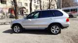 Машину BMW Х5 2001 года