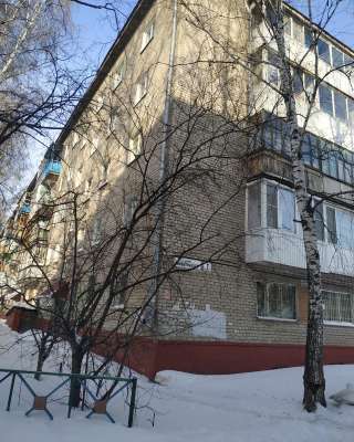 4-комнатную квартиру (вторичное) в Октябрьском районе