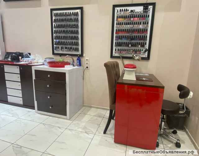 Готовый салон красоты в аренду, в крупном ТЦ в юао