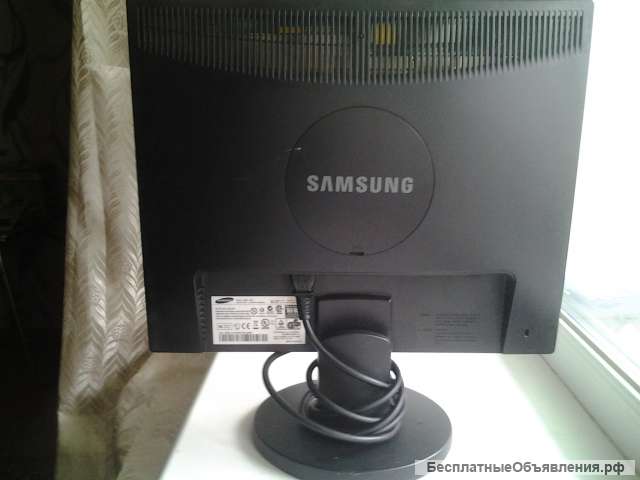 Монитор Samsung SyncMaster 943N