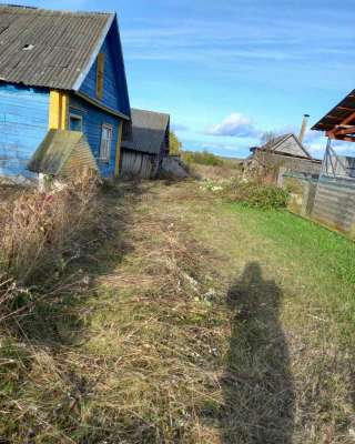 Участок с домом на берегу озера