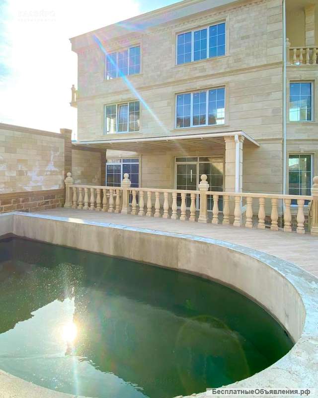 3-этажный дом в Сочи на участке с ровным ландшафтом