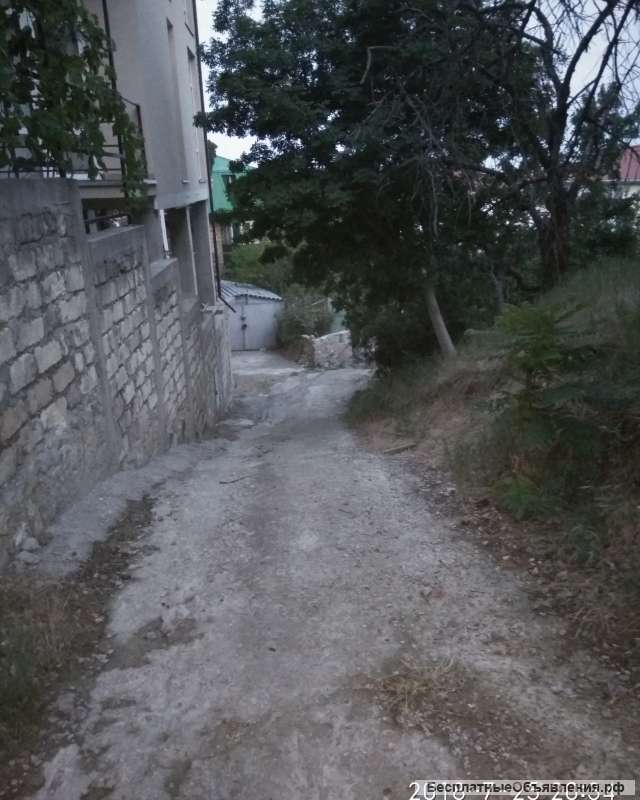 Участок у моря в Ялте