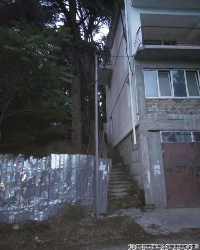 Участок у моря в Ялте