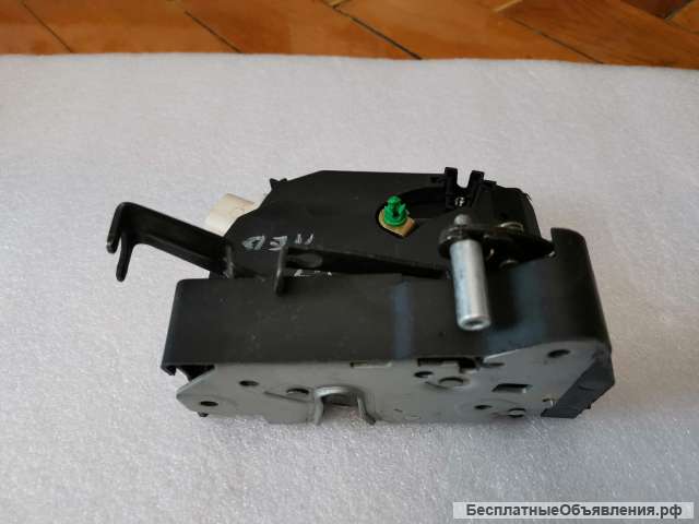 FQM500110 Замок задней левой двери Range Rover Vogue оригинальный