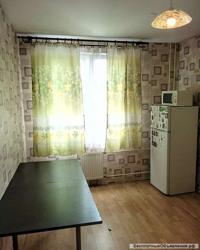 Трехкомнатная квартира на Колпинском шоссе д. 34, корп. 1, поселок Шушары (Славянка).