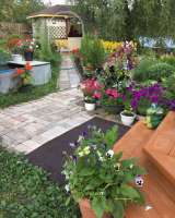 Жилой дом с участком