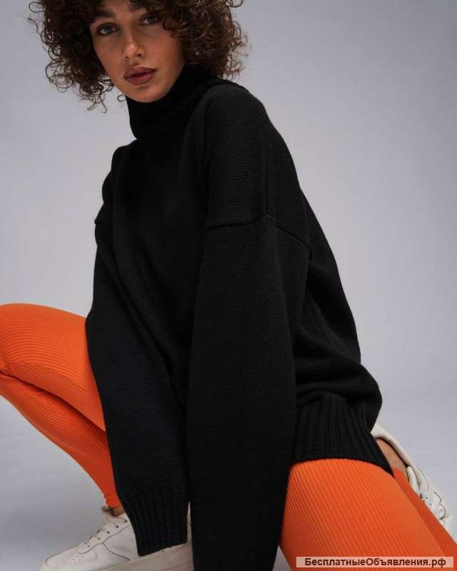 Стильный красивый свитер
