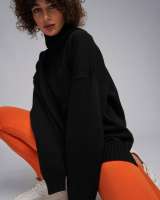 Стильный красивый свитер