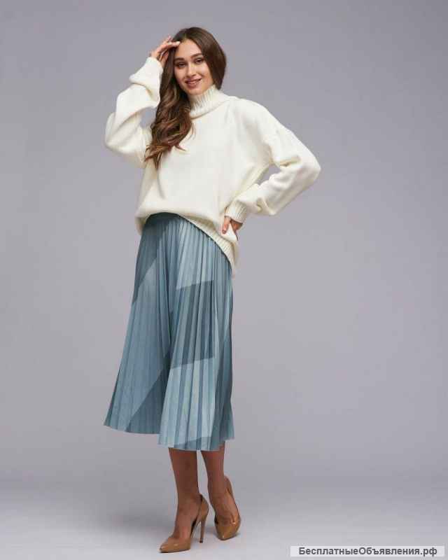 Стильный красивый свитер