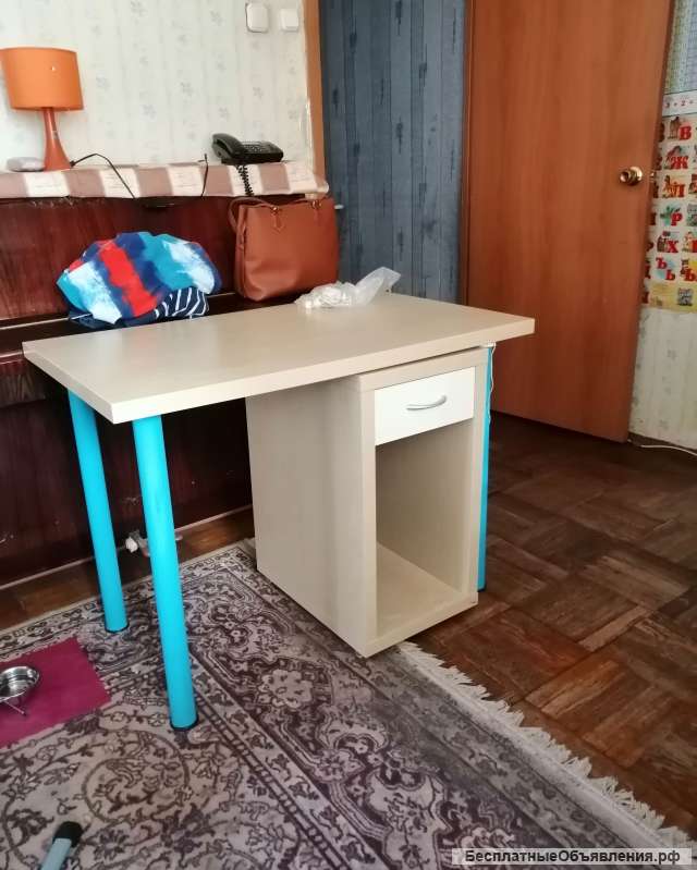 Компьютерный стол IKEA с подсветкой