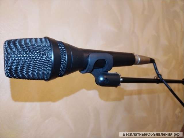 Микрофон со стойкой