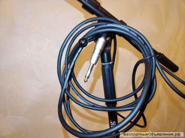 Микрофон со стойкой