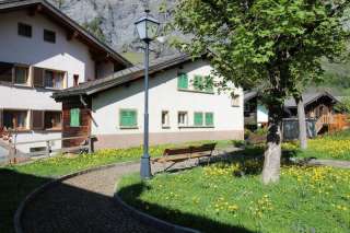 Шале GASSUSSTUTZ, каменный дом в Вале с 4 квартирами