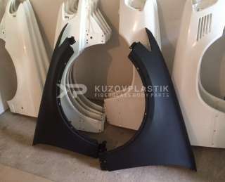 Крыло на Infinity FX35/ FX45 из стеклопластика
