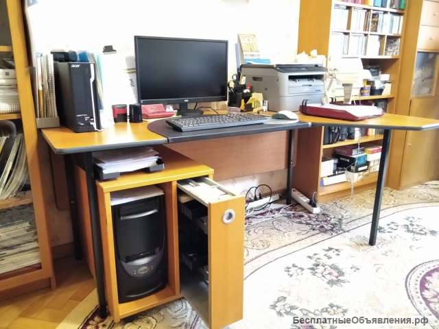 Стол компьтерный угловой двухсекционный правосторонний