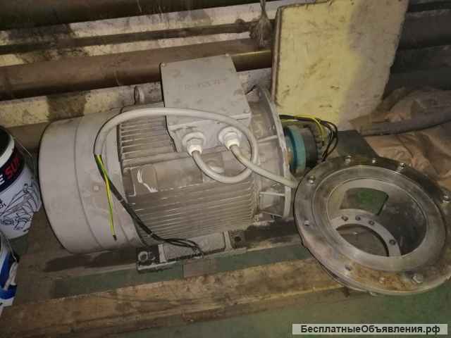 Электродвигатель б/у, 45 kW, 3000 об/мин. Siemens 1LG4 223-2AA66-Z комби