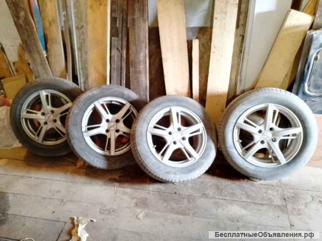 Летние колеса на литых дисках на ладу Веста 15 радиус