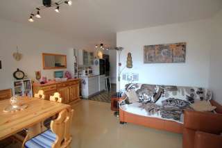 MONTANJI, cветлая и уютная 3-комнатная квартира с балконом, прекрасный вид, в Лейкербад, Швейцария