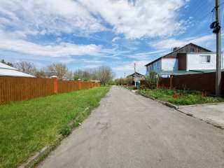 Участок, 8,0 соток, п. Октябрьский, ул. Восточная, все коммуникации.