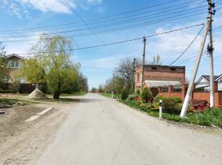 Участок, 9,9 соток, п. Октябрьский, ул. Озерная, все коммуникации.