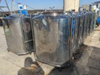 Емкости нержавеющие, объем 0,5 куб.м., рубашка, термос