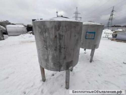 Емкости нержавеющие, объем 1 куб.м., вертикальные
