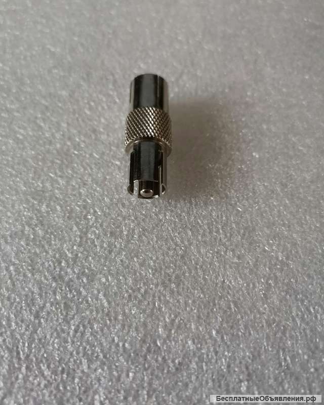 Переходник RCA штекер - гнездо TV оригинальный НОВЫЙ