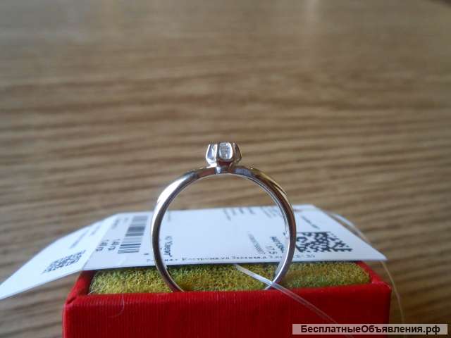 Серебряное кольцо с фианитом, новое, 17,5 размер