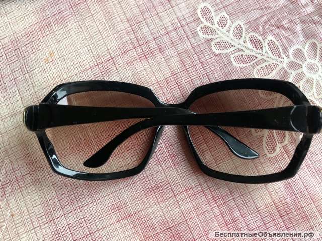 Солнцезащитные очки женские Gucci