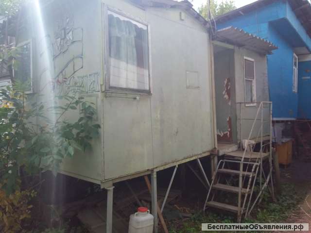 Домик рыбака на зелёном острове