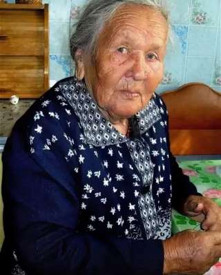 Ведунья оказывает помощь