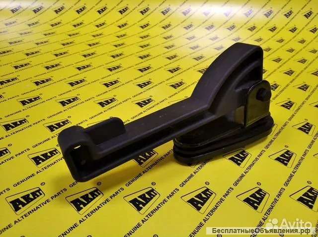 Ручка левого стекла JCB 331/38532L