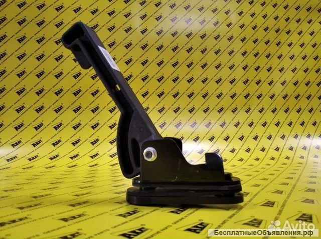 Ручка левого стекла JCB 331/38532L