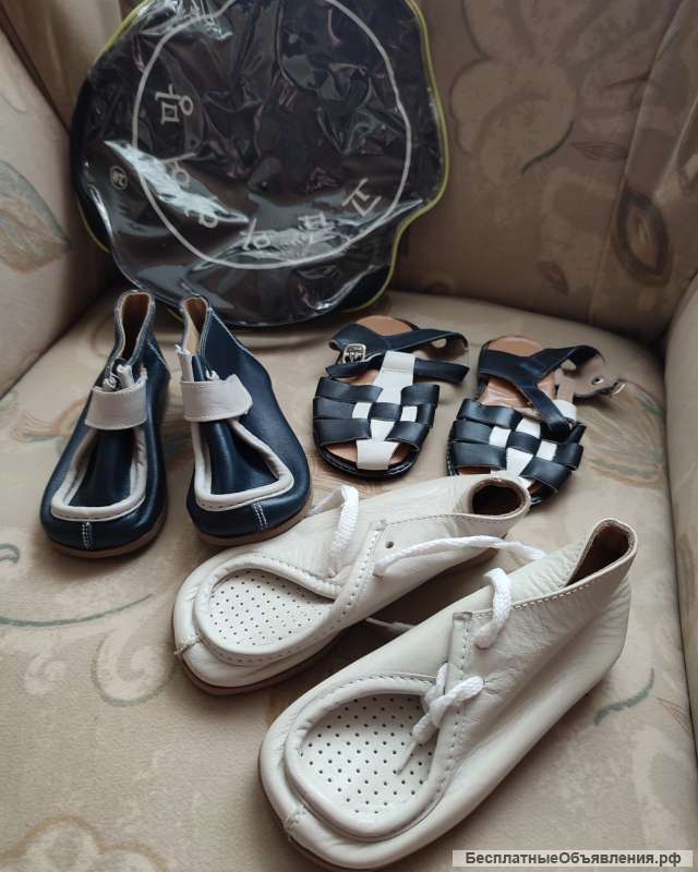 Три пары обуви для малыша, новые
