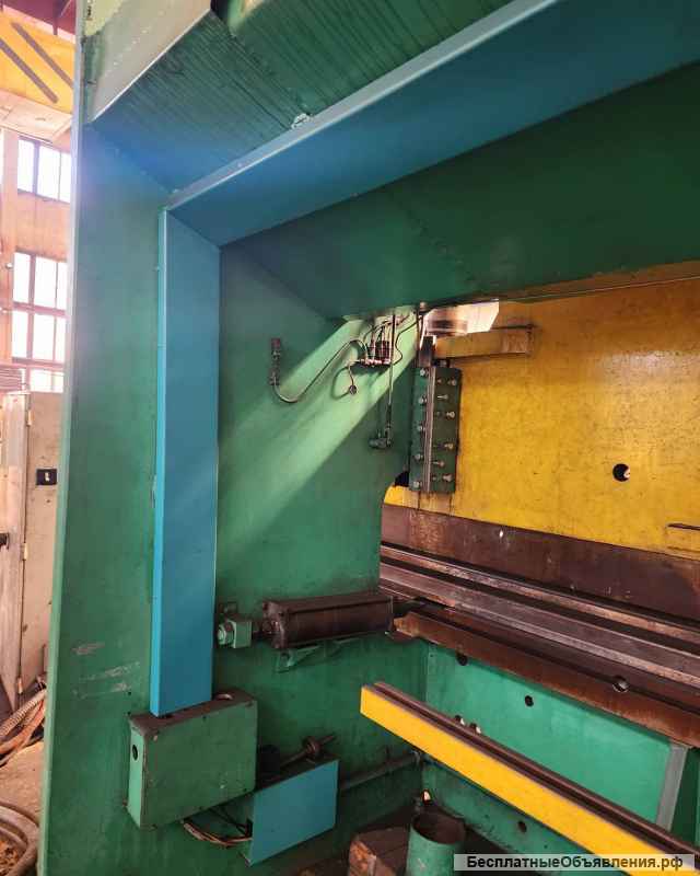 Пресс листогибочный гидравлический ИА1432АП