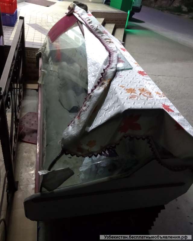 Б/у холодильник витрина 2 м