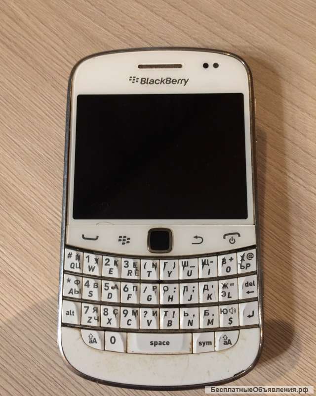 Телефон Blackberry Bold белый