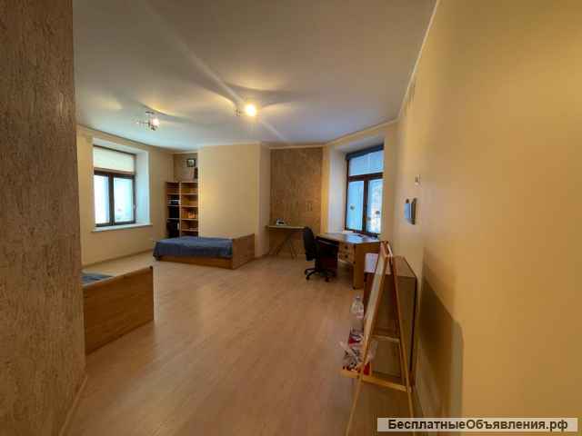 3-к. квартира, 200 м², 2/3 эт.