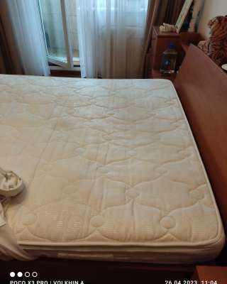 Отдам матрас для двуспальной кровати 200*160