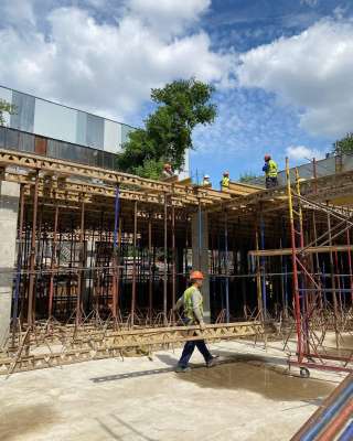 Подсобные рабочие, арматурщики, бетонщики