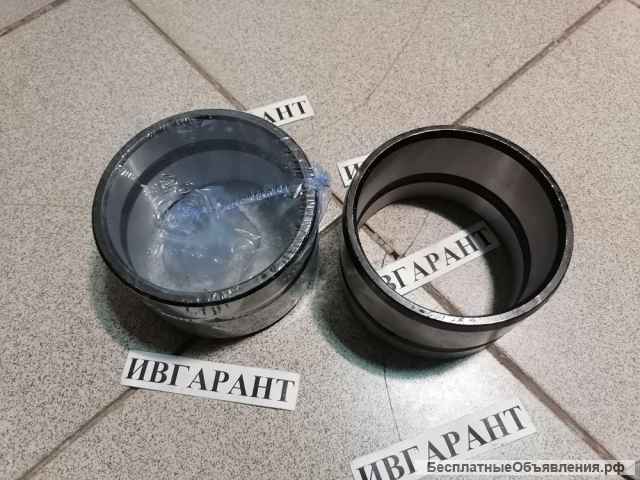 4443885 Втулка 4443885