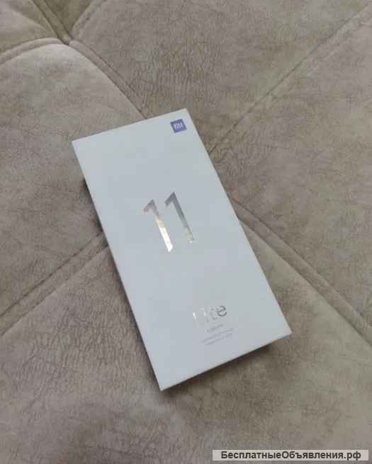 Телефон Xiaomi Mi 11 Lite 8/128