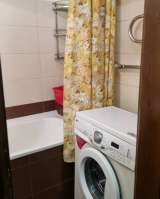 2 ком. квартира Семейной паре без детей Все удобства есть. В центре города