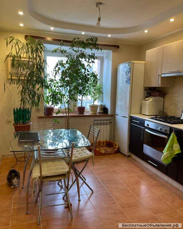 2-комн. кв. 64.6 кв. м, ул. Гагарина, 3/5 эт. ("Мозаика")