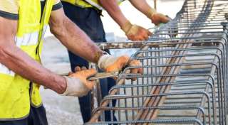 Арматурщики, плотники, бетонщики, монтажники, сварщики, разнорабочие