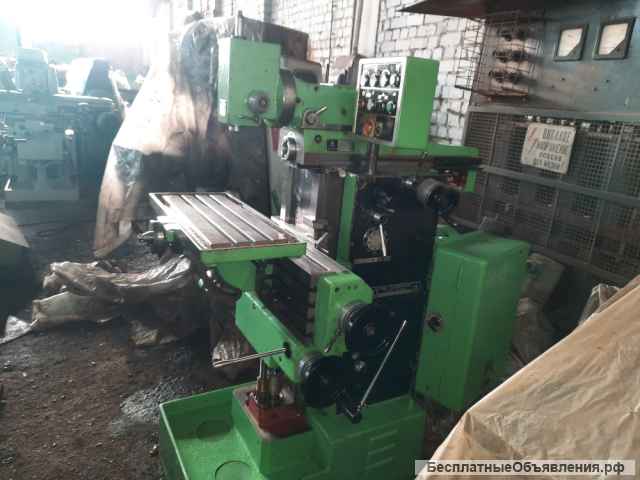 Универсальный фрезерный станок TOS FN 20